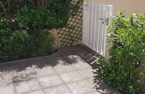 Valras-Plage Apartment | Cozy 2BR Mezzanine Pavilion with Pool, 250m from Beach, for 6 Guests