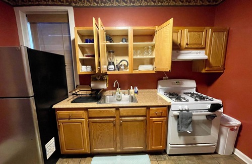 North Austin Apartment | Cozy 2BR Self-checkin unit in Chicago l Few Steps from DT I Car Rental Available
