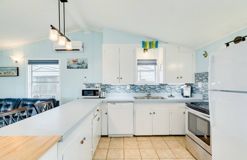 Galveston House | Cozy 2nd Row Home, Dog Friendly, Great Gulf Views, Easy Beach Access