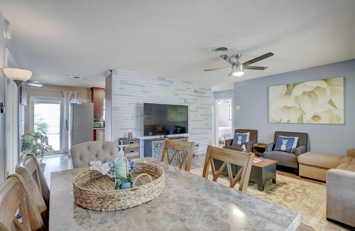 North Corals House | Cozy 3 bdr house is centrally located with heated pool