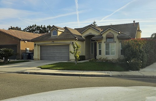Raisin House | Cozy 3 Bed 2 Bath Home Woodward Park