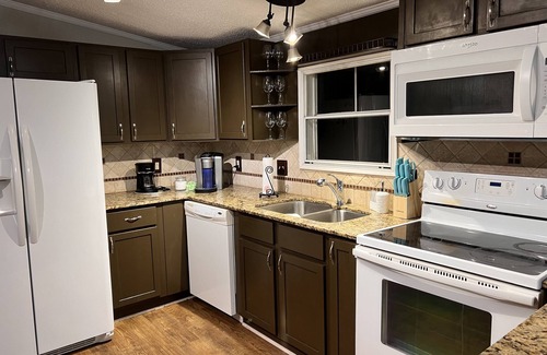 Bowling Green House | Cozy 3 Bed/2 Bath House in Lake Wylie areann