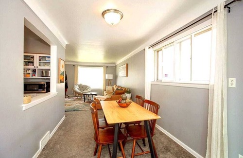 Maple Heights House | Cozy 3 bed homenNEW ON VRBO DISCOUNTED PRICE, EXCELLENT REVIEWS OTHER PLATFORMS