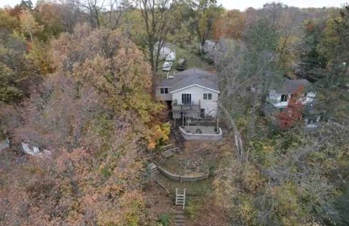 South Haven Cabin | Cozy 3-bed Lakefront House