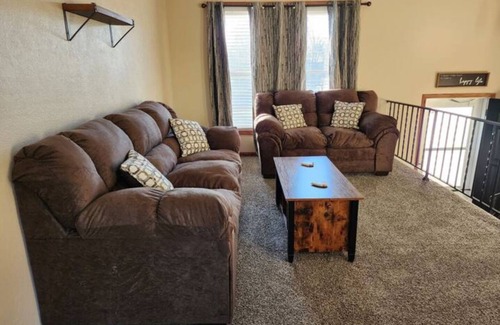 Peoria House | Cozy 3 bedroom 1 bath home close to airport and minutes from highway.