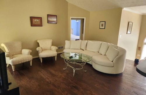 Woodstock Apartment | Cozy 3 Bedroom, 2 Bath Retreat in Woodstock