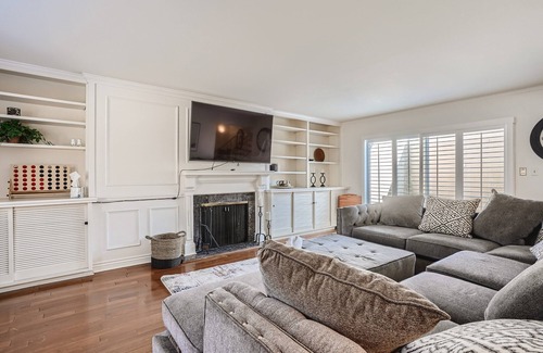 Southeast House | Cozy 3 Bedroom 3 Bath Denver