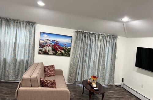 Queens Apartment | Cozy 3-bedroom apartment in nice Queens near JFK & UBS Arena with WiFi, AC
