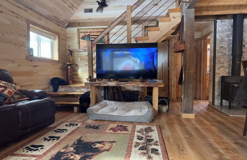 Iron River Cabin | Cozy 3-bedroom cabin in Ottawa National Forrest near Iron River MI.