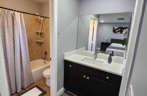 Coral Springs Condo | Cozy 3-bedroom condo in fabulous Coral Springs with WiFi, AC
