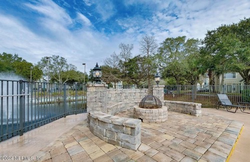 Southside Condo | Cozy 3 bedroom condo near Jax beach and Mayo Clinic