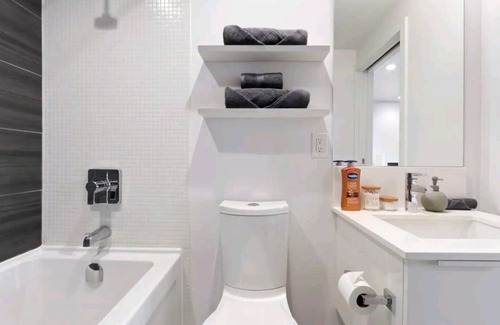 Kitchener Condo | Cozy 3-bedroom condo with WiFi, fitness room in welcoming Kitchener
