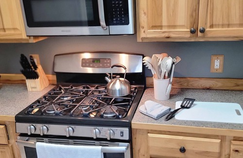 Seward House | Cozy 3-bedroom Family Friendly Home located 5 minutes from Seward.