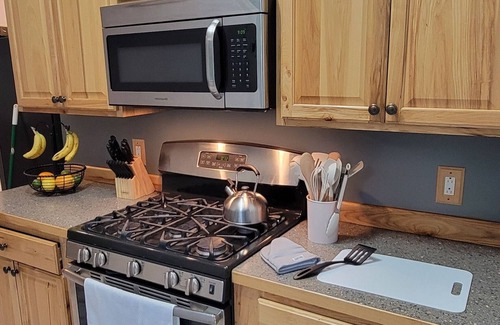 Seward House | Cozy 3-bedroom Family Friendly Home located 5 minutes from Seward.