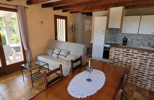 Lacapelle-Biron Villa | Cozy 3 bedroom villa with a swimming pool in village of Lacapelle Biron.
