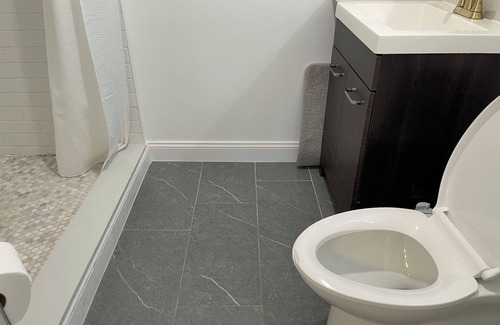 Somerville House | Cozy 3-Bedroom Getaway w/AC & Free Parking Near Boston