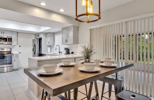Orlando Hotel | Cozy 3-Bedroom Home 4-Minutes from Universal Studios