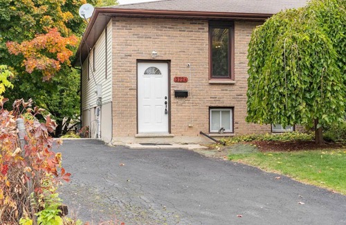 Waterloo House | Cozy 3-Bedroom Home in the heart of Waterloo