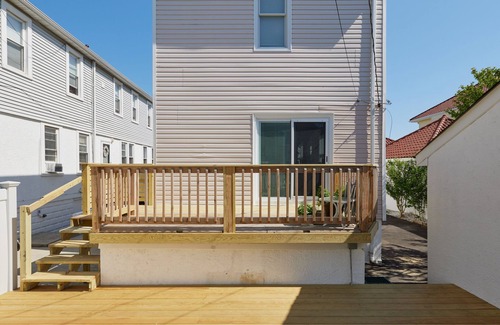 Long Beach House | Cozy 3 bedroom home by the beach with designated work space