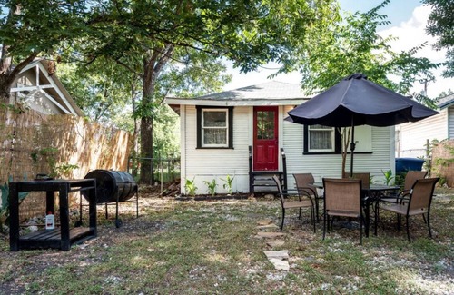 Jefferson House | Cozy 3-bedroom home near Woodlawn Lake & Downtown San Antonio
