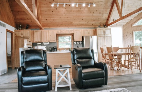 Sumner House | Cozy 3-bedroom house in nice Carson City with WiFi, AC