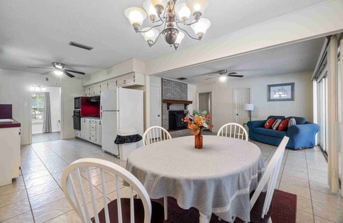 Genoa House | Cozy 3-bedroom house in peaceful Texarkana with AC, WiFi