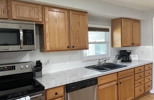 Lexington House | Cozy 3 bedroom Lake house