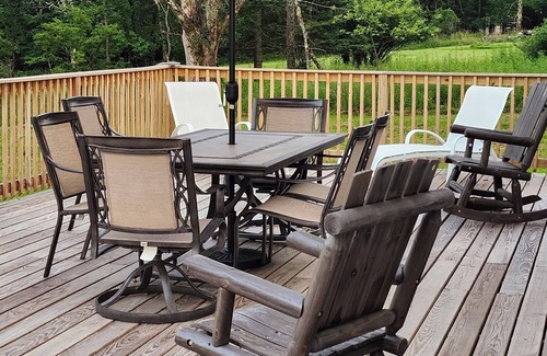 Liberty House | Cozy 3-bedroom mobile home with deck, BBQ in Liberty