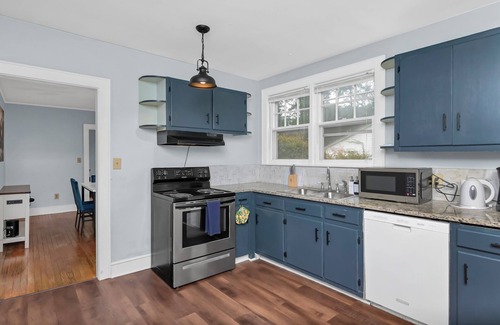 Rosewood House | Cozy 3-bedroom townhome in charming Columbia with WiFi, AC