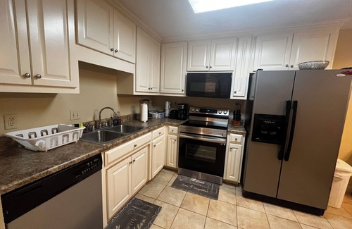 Valdosta House | Cozy 3-bedroom Townhouse in Valdosta w/ameneties