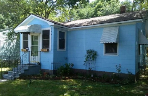 North Charleston Cottage | Cozy 3 bedroom cottage. minutes from everything