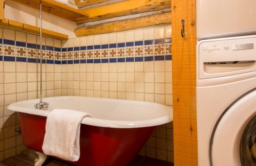 Taos Ski Valley Cabin | Cozy 3-bedroom cabin in charming Taos Ski Valley with WiFi