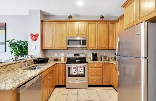 Windsor Palms House | Cozy 3 Bedroom Villa Just 4 Miles from Disney - Sleeps 7