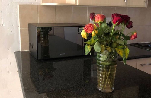 Greater Johannesburg Metropolitan Area Apartment | Cozy 3 Bedroomed apartment in a secure estate, 10 mins away from OR Tambo