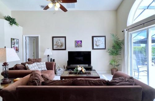West Haven House | Cozy 3 BR 2 Bath Villa with Splash Pool-335KD