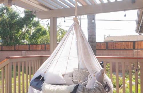 Anaheim Resort House | Cozy 3 Br private house near Disneyland, Anaheim Convention, Old town Orange