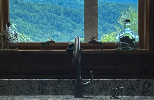 Foscoe Cabin | Cozy 3 level cabin in charming Banner Elk. Stunning views and central location.