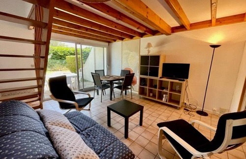 Saint-Pierre-Quiberon Villa | Cozy 3-Room House, 40m², Near Beach, Private Parking, Pet-Friendly