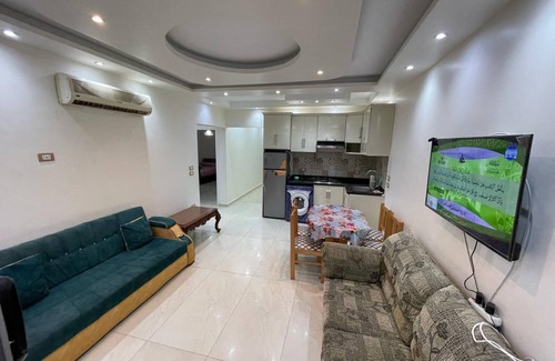 Al-Muntazah Apartment | Cozy 3 room apartment in Almaamoura Beach