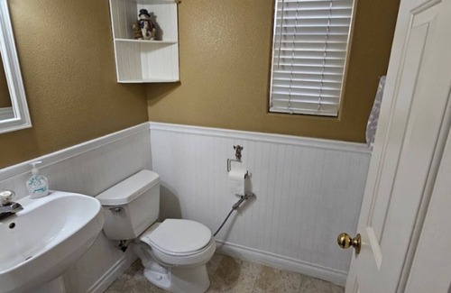 Rhodes Ranch House | Cozy 3 Rooms in a 4-room House - Convenient and Comfortable!