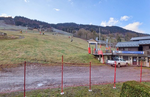 Flumet Apartment | Cozy 37m² apartment at the foot of the slopes with wifi and parking