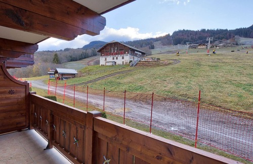Flumet Apartment | Cozy 37m² apartment at the foot of the slopes with wifi and parking