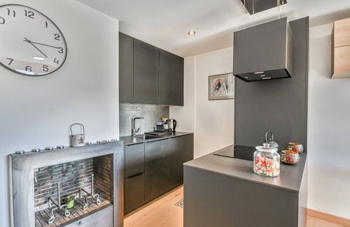 Les Gets Apartment | Cozy 37m² Apartment - Sleeps 5 - Near Slopes & Center with Fireplace