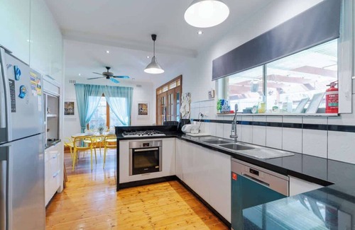 Mentone House | Cozy 3B Family Home in Mentone Garden*FreeParking