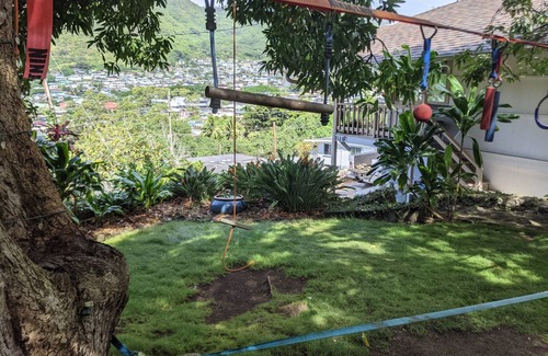 Palolo House | Cozy 3BD, 2BA fully furnished with beautiful mountain views.
