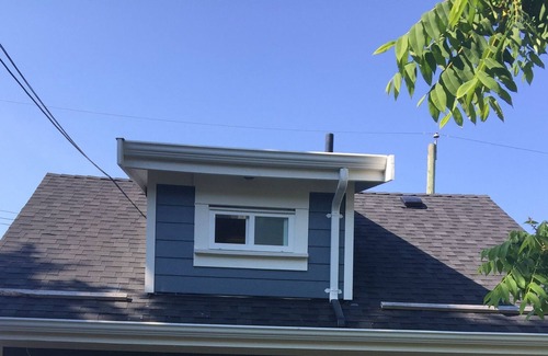 South Cambie House | Cozy 3bdrm lane house near beautiful park & Cambie Village, near Downtown & YVR