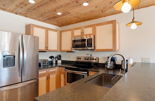 Lake Placid Club Cabin | Cozy 3Bedroom w/2 Bath and Full Kitchen, Outdoor BBQ, Fire Pits