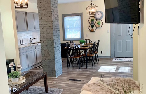 Niagara Falls House | Cozy 3BR 1BA Short drive to Niagara Falls
