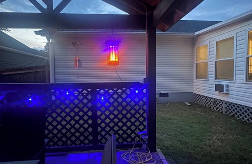 Anniston House | Cozy 3BR, 2 bath retreat with fire pit, pet friendly, 18 miles from Talladega!