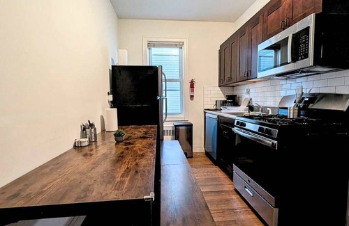 North Ironbound House | Cozy 3BR/2BA | 7Min > EWR | 20-40Min > NYC